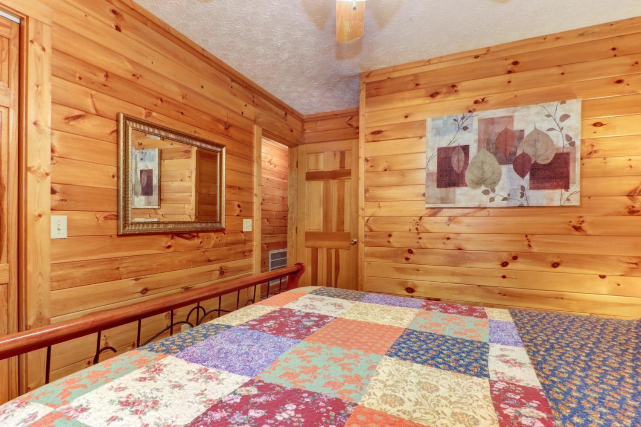 Friendly Bear Cabin Пиджен Фордж Екстериор снимка